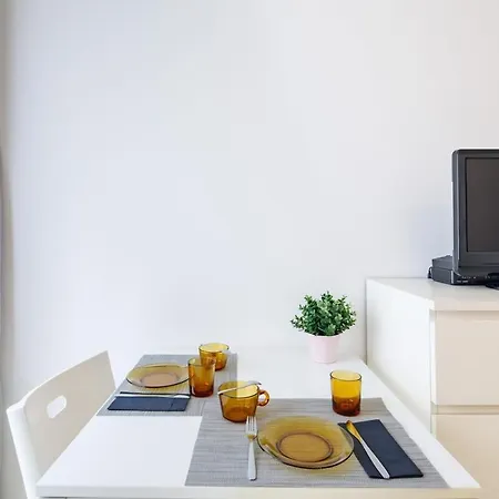 Central And Modern In Angels Street * בודפשט